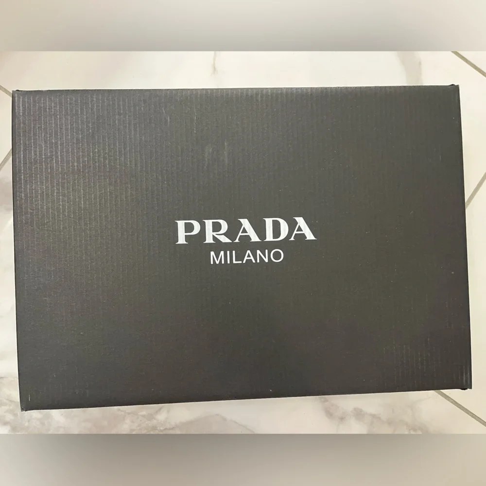 Authentic Prada Black & White Milano Logo Gift Box - Picture 8 of 11